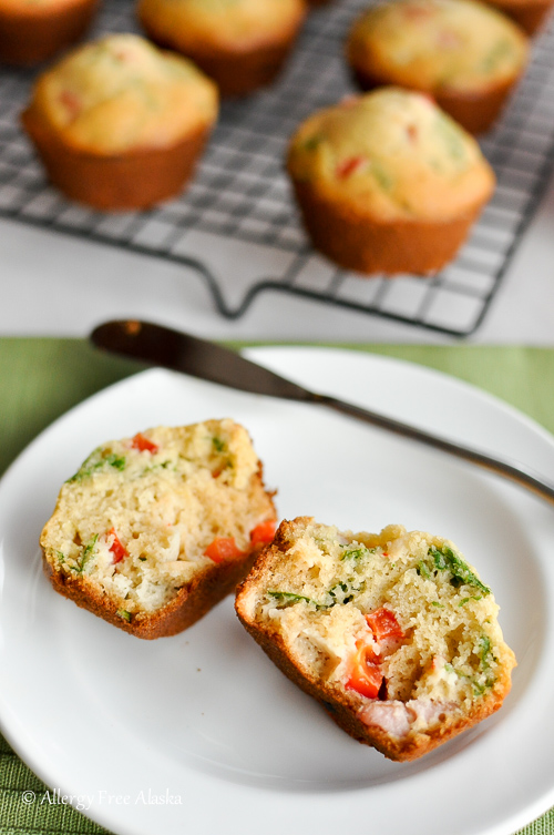 Gluten-Free Breakfast Muffins with Ham & Veggies