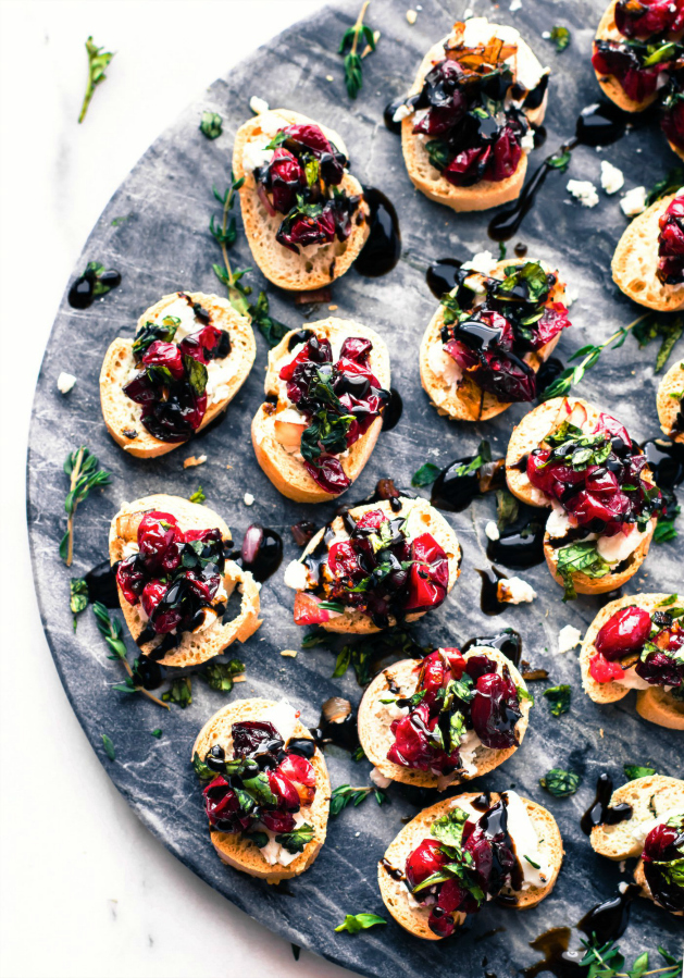 cranberry-goat-cheese-gluten-free-crostini-1