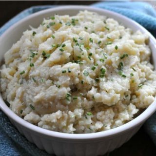 Mashed Cauliflower with Roasted Garlic & Chives